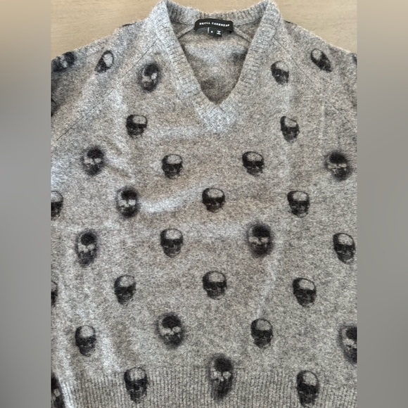 Skull Cashmere Riley Skull V-Neck Cashmere Sweater in Grey S Excellent Condition - Picture 7 of 11